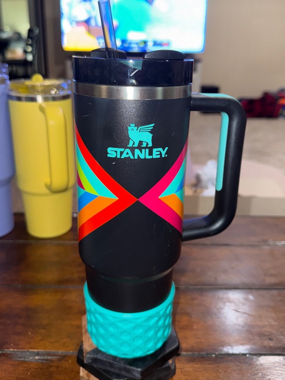 Stanley Quencher H2.0 FlowState Tumbler – 30 oz – Hyper Geo